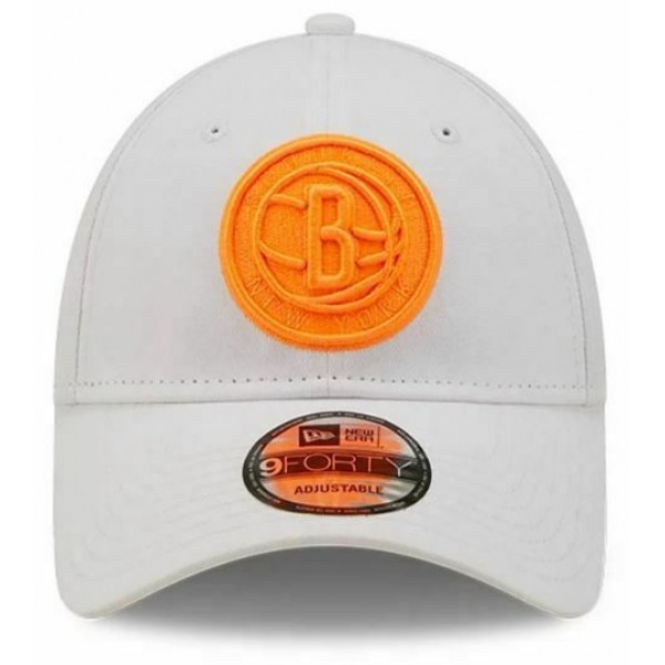 Brooklyn Nets Neon Logo Stone 9FORTY Cap 9FORTY Colour: Cream 60240459